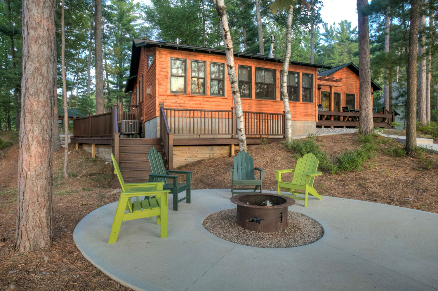 Arbutus Cabin with firepit